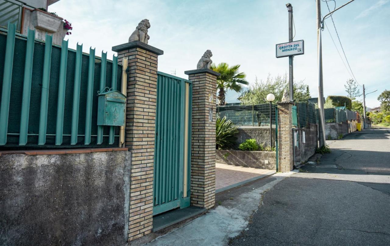 Bed and Breakfast Grotta Del Monaco Pedara Exterior foto